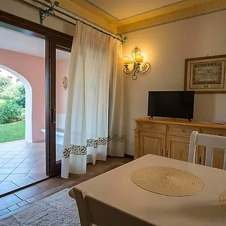 Beautiful Il Giardino Degli Oleandri One Bedroom Sleeps Two Num0842 Lejlighed Porto Cervo