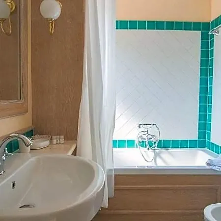 Beautiful Il Giardino Degli Oleandri One Bedroom Sleeps Two Num0842 Lejlighed *